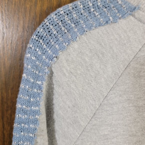 Maurices Grey and Blue Up To Snow Good Sweatshirt Size Medium - Picture 5 of 8